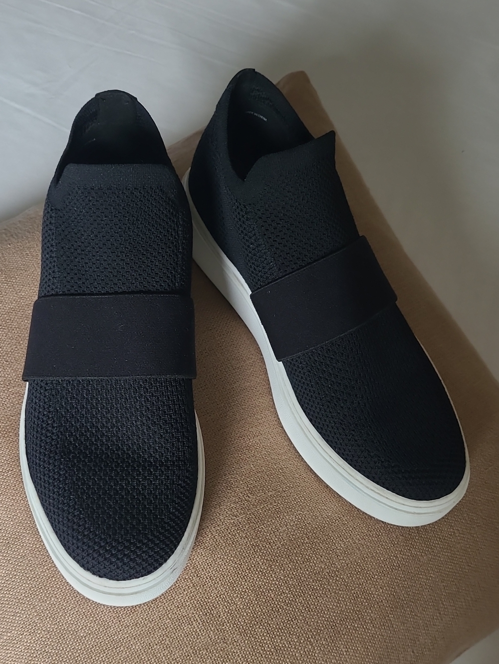 Eileen Fisher Black Pari Knit Slip-On Platform Sneakers White Sole. Sz 10 Preppy